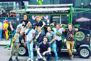 Londra: tour in beer bike con bevande e musica