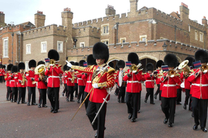 Changing the Guard Walking Tour & Buckingham Palace