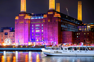 Dunkle Komödie auf dem ikonischen Battersea-Kahn