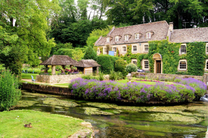 From London - Bath and Cotswolds Tour with Roman Baths