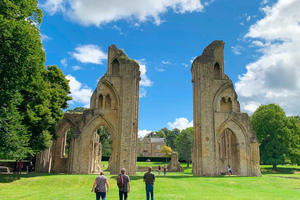 From London: Glastonbury and Cheddar Gorge Guided Day Trip