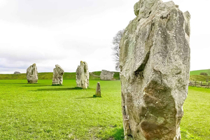 From London: Stonehenge & The Stone Circles of Avebury Tour