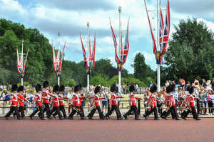 Full-Day London Experience: Tower, St. Pauls, Cruise & Guard