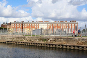 Hampton Court to Richmond River Thames Cruise