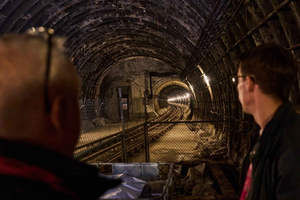 Skjult tunnelbanetur til Holborns hemmelige plattformer