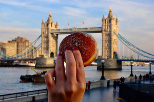 London: Borough Market Food Tour with 6+ Authentic Tastings