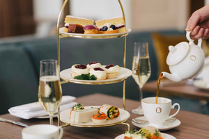 London: Buckingham Palace Walk & Tea at Kensington Palace