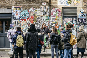 London: East End Street Art Tour and Spray Painting Workshop