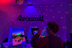 London: Paint and Sip in the Dark with Bottomless Drinks