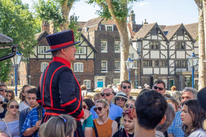 London: Tower of London, Crown Jewels & Beefeater Audience