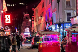 Private Secret Gay Bar Hopping Tour in Soho