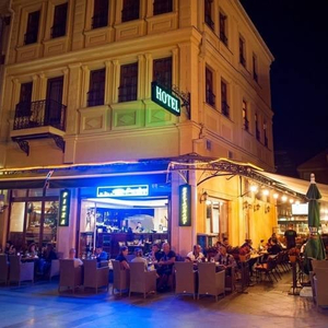 Hotel Tref