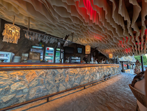 Kaneo Beach & Bar