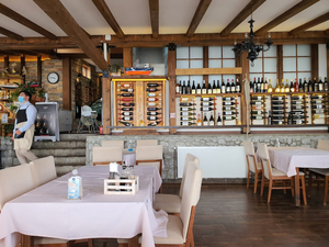 Kaneo Restaurant & Letna Bavča