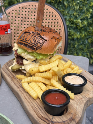 Rush Lounge & Bar