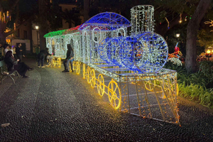 Z Funchal: szopka i świąteczne światła