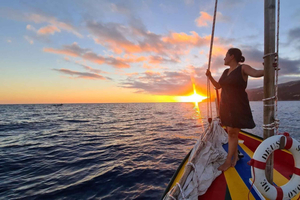 Funchal: Unvergesslicher Sonnenuntergang auf einem typischen Xavelha-Boot