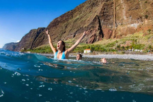 Funchal: tour di Cabo Girão su una barca tradizionale con bevande incluse