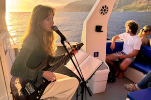 Funchal: Sunset Cruise with Live Music and Gin & Tonic