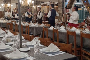 Madeira: Folklig dansföreställning och traditionell lokal middag