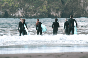 Madeira: Lezione di surf di gruppo con attrezzatura