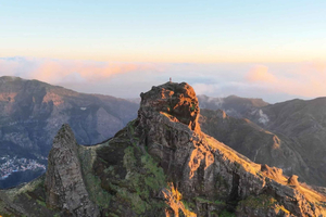 Pico Grande Guided Hike with Mountain Views