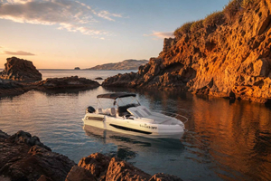 Tour privato di gruppo in yacht al tramonto a Madeira