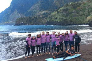Lezioni di surf con istruttori fantastici sull'isola di Madeira