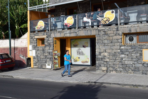 Bar Stone House