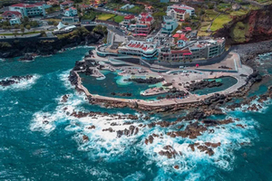 De Funchal à Porto Moniz : Transfert d'une journée vers les piscines volcaniques