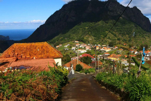 Madeira: Caminhada pela Levada Referta e Tour pelo Mercado de Santo da Serra