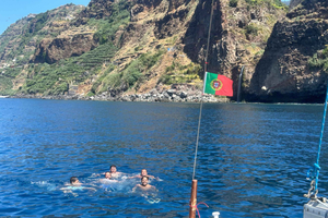 Madeira: Passeio de barco pela costa mágica