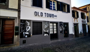 Old Town | Bar & Lounge |