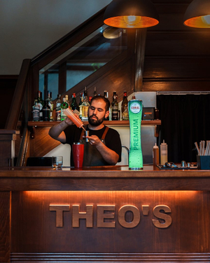 Theo’s by Chef Júlio Pereira