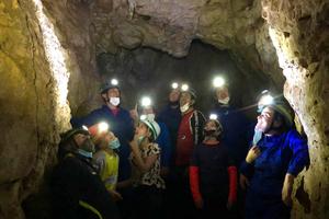Speleologie en abseilen met transport