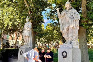 Descubre carrera de búsqueda del tesoro y tour histórico