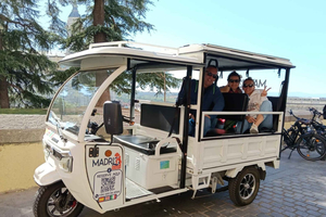 De Madrid ao Céu - Tour privado de Tuktuk e visita ao planetário de Madrid