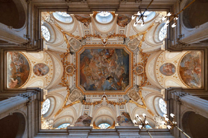 Guided tour of the Royal Palace of Madrid in a small group (maximum 8 people)