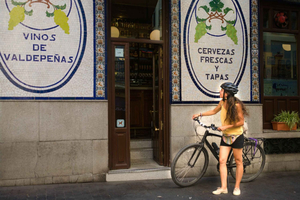 Madrid by Bike: Tapas, Mysteries, and Places with Unforgettable Views