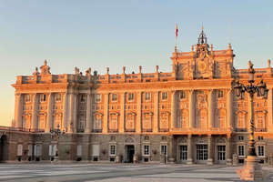 Madrid: City Walking Tour & Royal Palace Skip-the-Line Tour