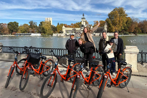 Madrid: Guided Bike or E-Bike Tour with Local Guide