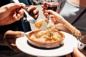 Madrid: Guided Food Tour with Tapas Tastings and Drinks