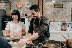 Madrid: Paella & Tapas Cooking Class and Market Visit