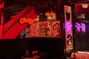 Madrid Secret Nightlife: Signature Cocktails, Stories, and Live Show.