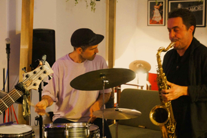 Madrid: Sunday El Rastro Tour, Jazz Jam, and Tapas with Beer