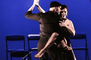 Malaga: Group Argentine Tango Experience + Wine + Mini Show
