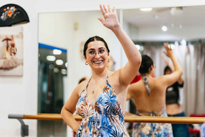 Málaga: Learn to dance flamenco rumba in 45 minutes