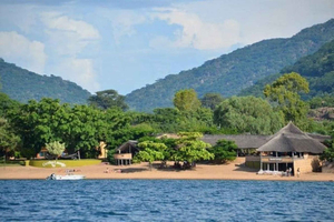 Lilongwe: Blantyre Overnight Tour with Michiru Mountain Hike