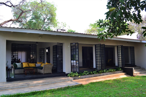 Mitengo House
