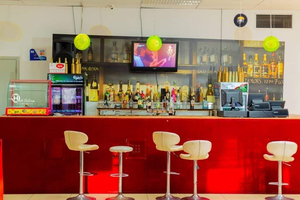 Red Lounge Bar & Restraurant